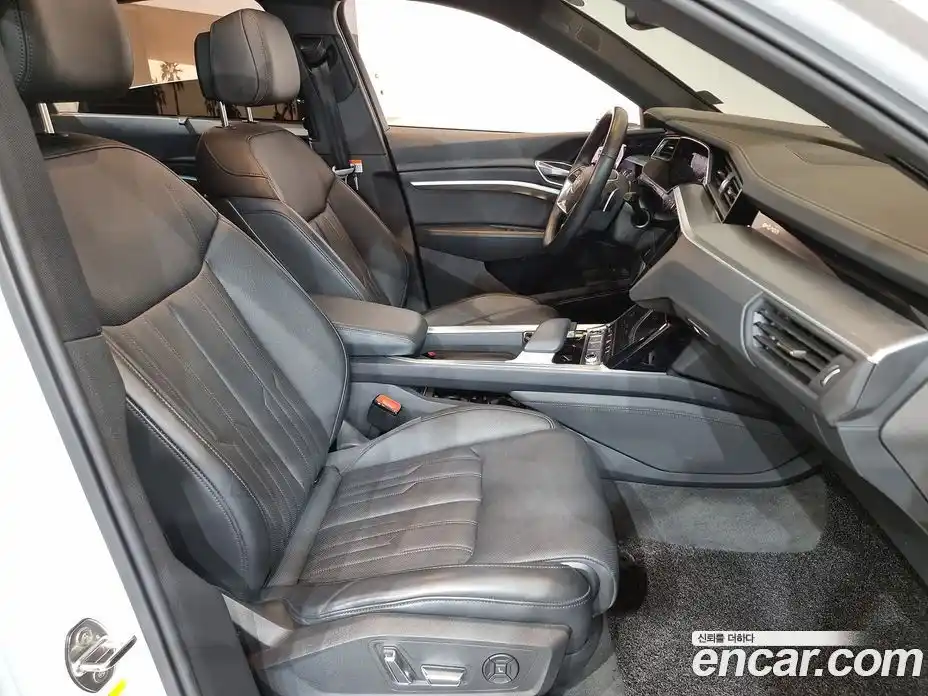 Audi e-tron 2023 0.2 гидро в Москве № 230358, фото 11