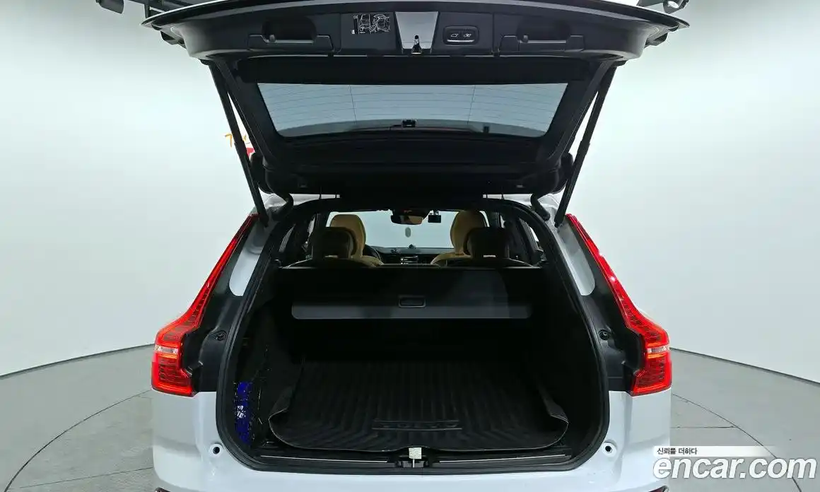 Volvo XC60 2019 2.0 гидро в Москве № 230666, фото 20