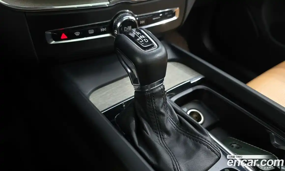 Volvo XC60 2019 2.0 гидро в Москве № 230666, фото 9