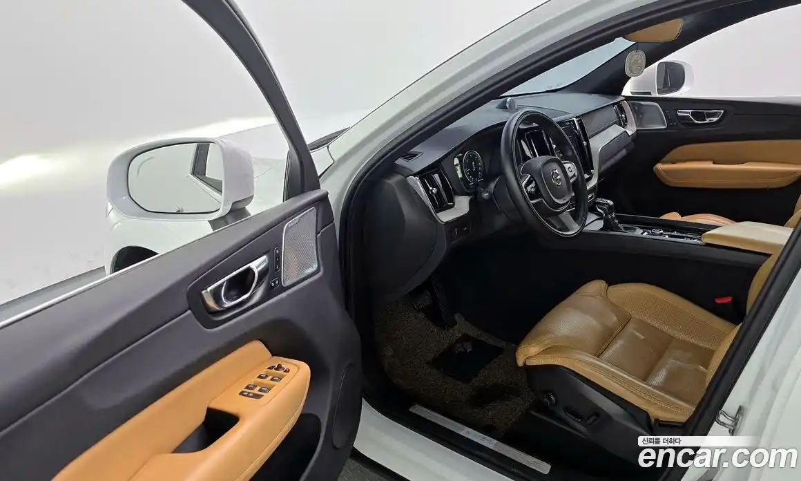 Volvo XC60 2019 2.0 гидро в Москве № 230666, фото 10