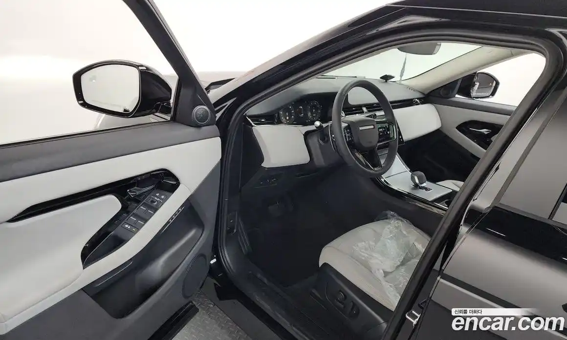 Land Rover Range-Rover Evoque 2025 2.0 гидро в Москве № 231149, фото 9