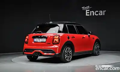 Mini Cooper 2024 2.0 гидро в Москве № 231403, миниатюра 2