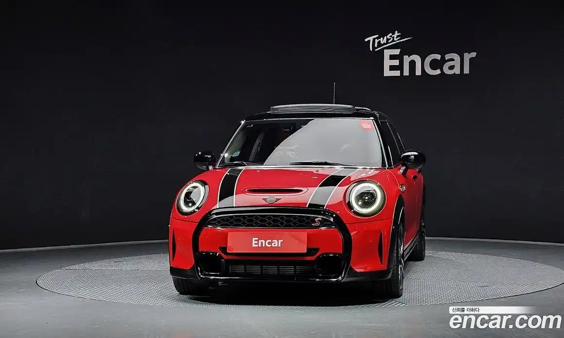 Mini Cooper 2024 2.0 гидро в Москве № 231403, фото 3
