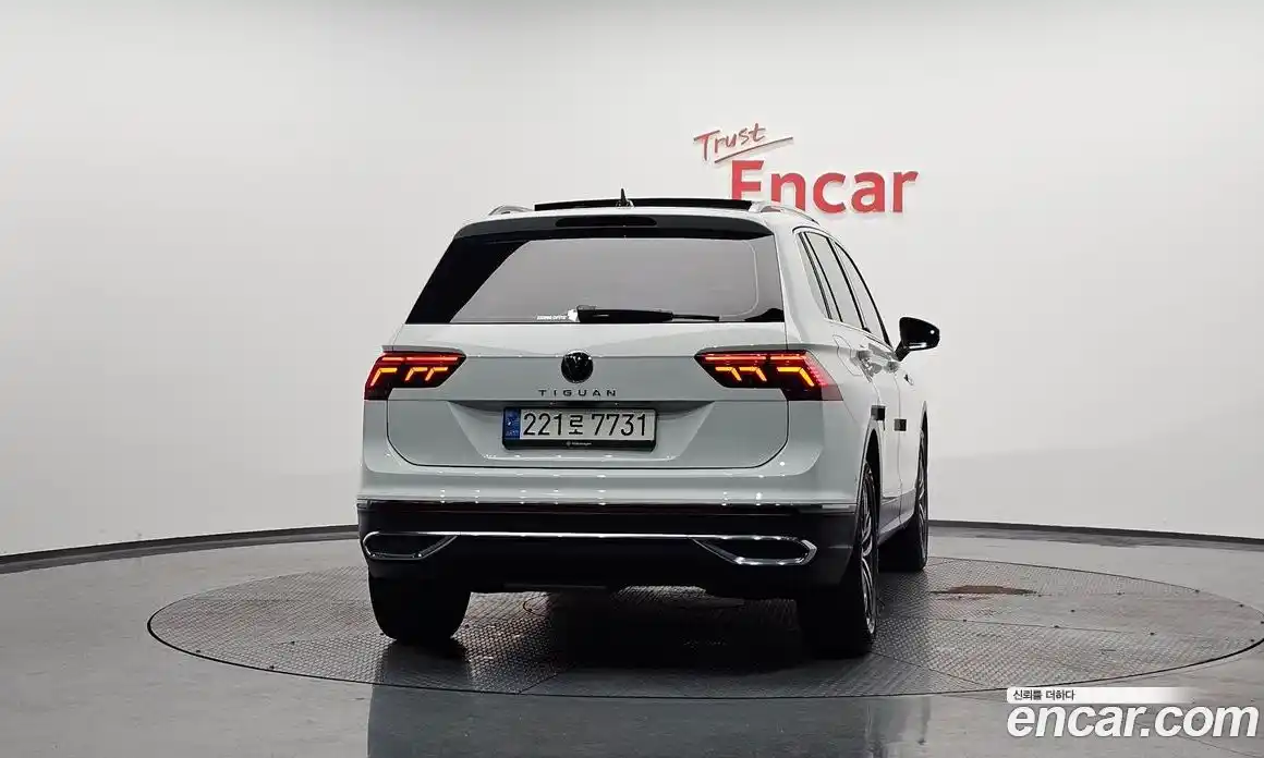 Volkswagen Tiguan 2022 2.0 гидро в Москве № 232085, фото 3
