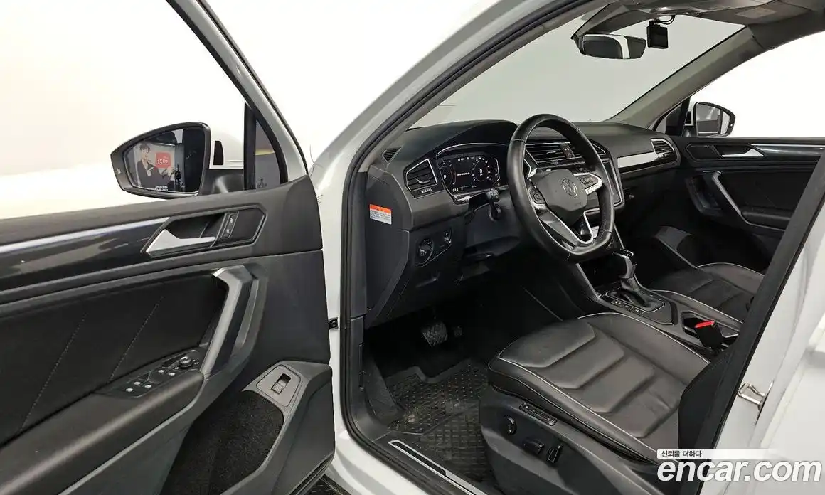 Volkswagen Tiguan 2022 2.0 гидро в Москве № 232085, фото 10