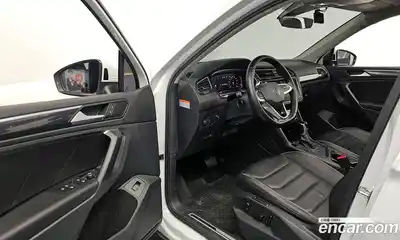 Volkswagen Tiguan 2022 2.0 гидро в Москве № 232085, миниатюра 10