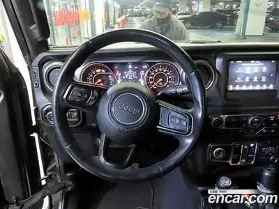 Jeep Wrangler 2018 2.0 гидро в Москве № 232783, миниатюра 8