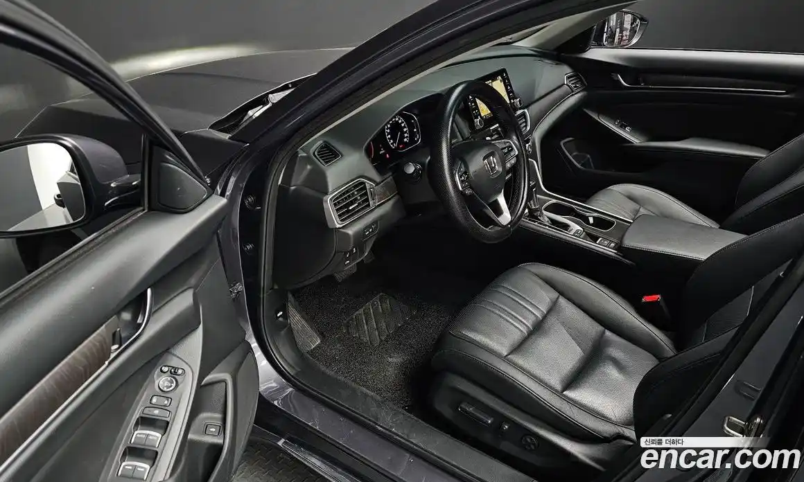 Honda Accord 2019 1.5 гидро в Москве № 232896, фото 11