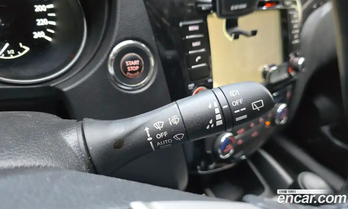 Nissan Qashqai 2015 1.6 гидро в Москве № 244437, фото 16