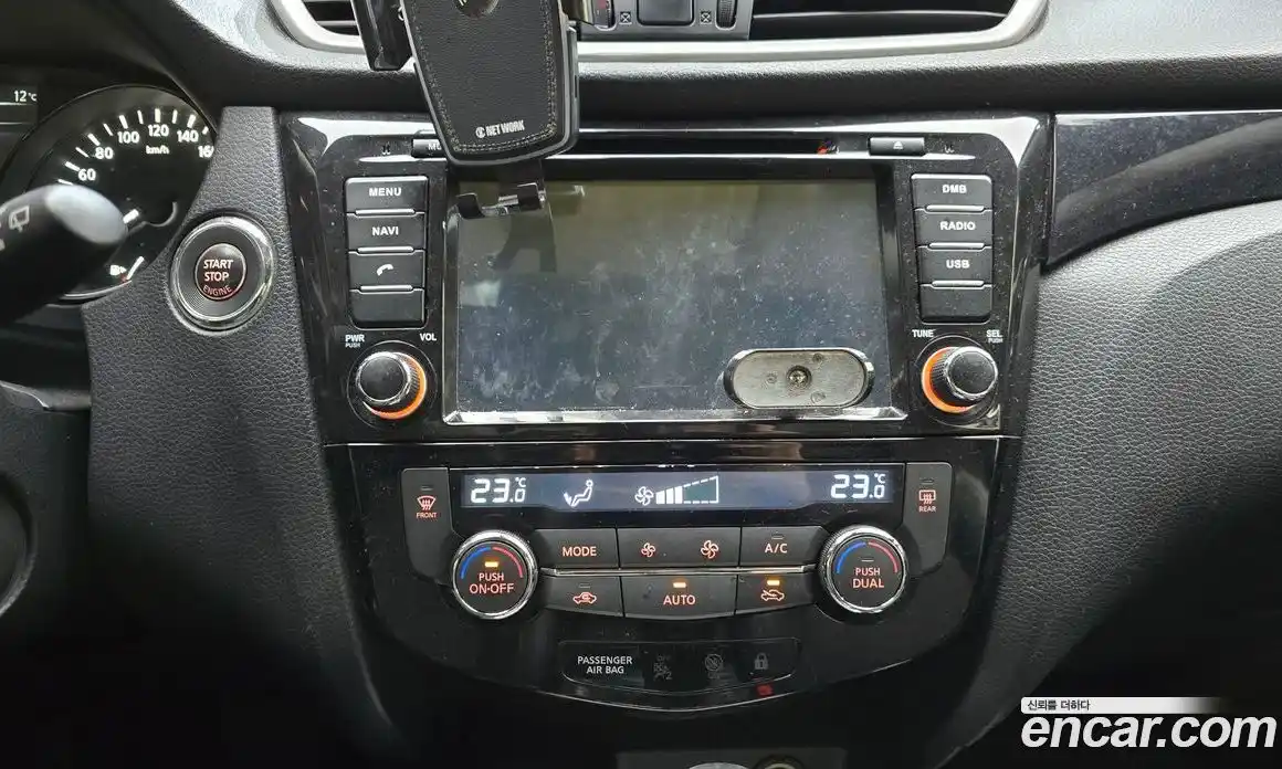 Nissan Qashqai 2015 1.6 гидро в Москве № 244437, фото 17