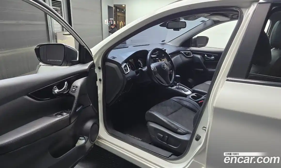Nissan Qashqai 2015 1.6 гидро в Москве № 244437, фото 10