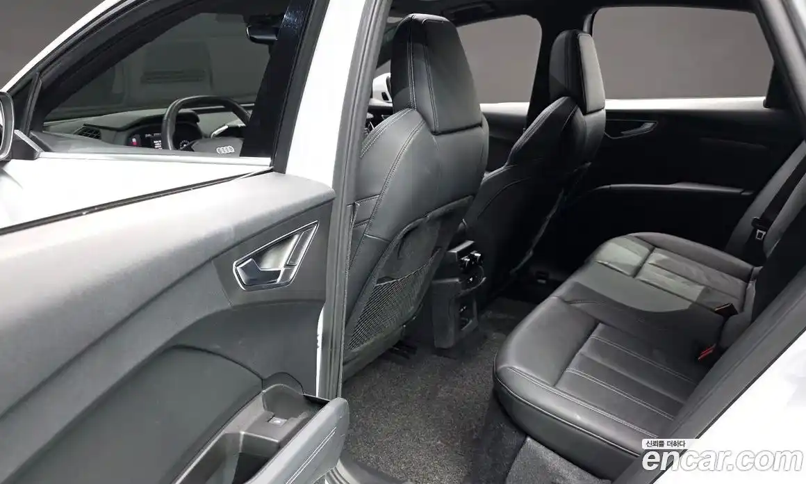 Audi Q4 e-tron 2022 0.2 гидро в Москве № 244897, фото 12