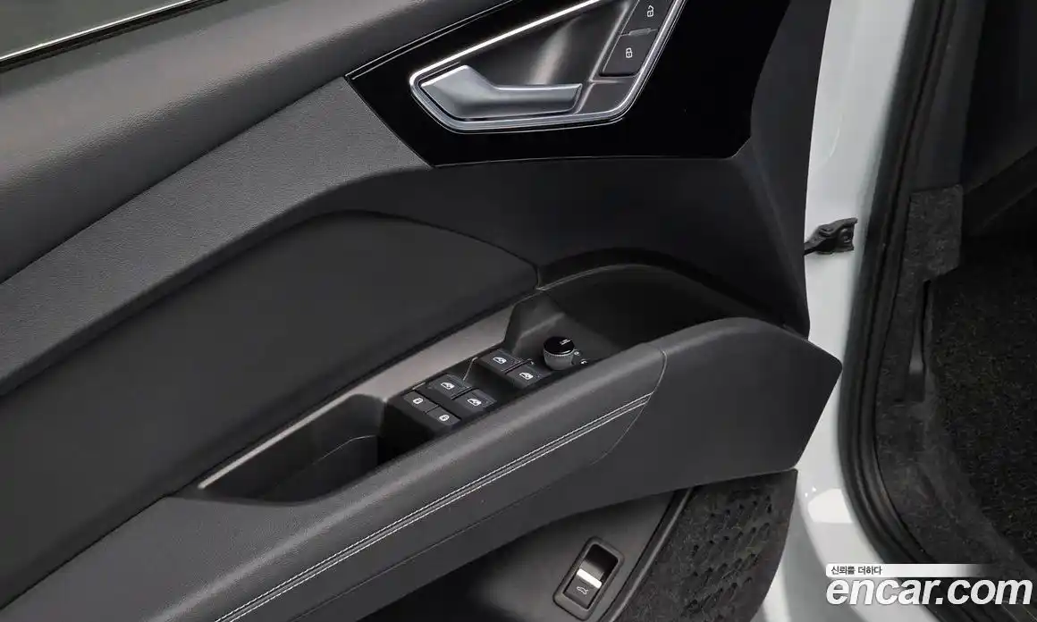 Audi Q4 e-tron 2022 0.2 гидро в Москве № 244897, фото 17