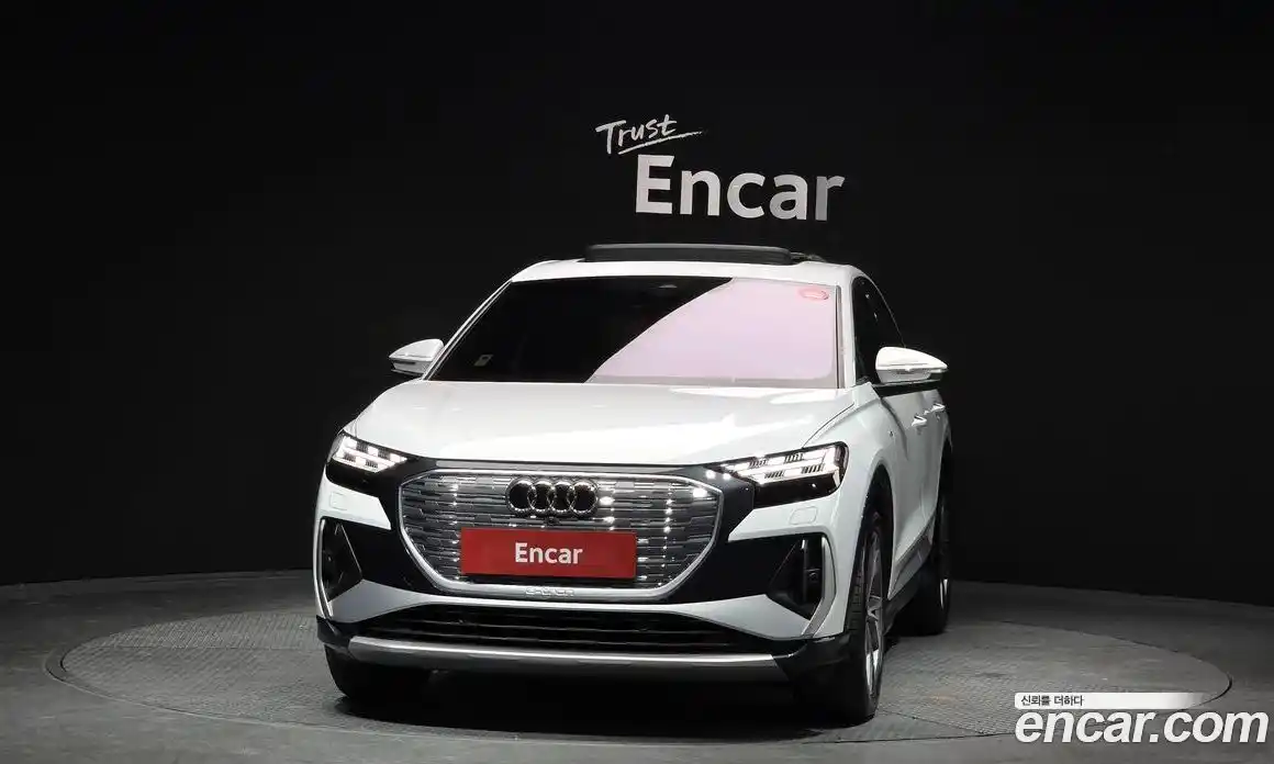 Audi Q4 e-tron 2022 0.2 гидро в Москве № 244897, фото 3