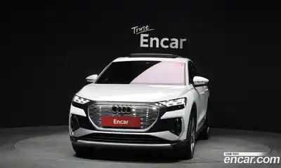 Audi Q4 e-tron 2022 0.2 гидро в Москве № 244897, миниатюра 3