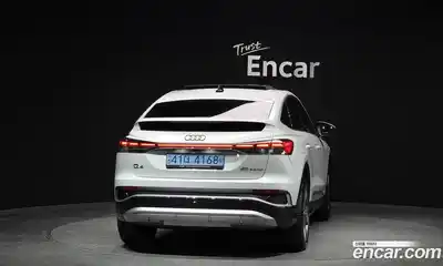 Audi Q4 e-tron 2022 0.2 гидро в Москве № 244897, миниатюра 4