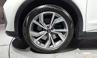 Audi Q4 e-tron 2022 0.2 гидро в Москве № 244897, миниатюра 5