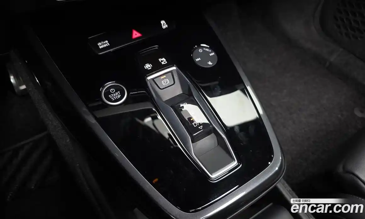 Audi Q4 e-tron 2022 0.2 гидро в Москве № 244897, фото 9
