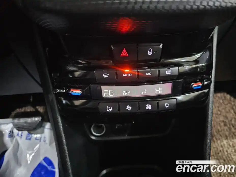 Peugeot 2008 2015 1.6 гидро в Москве № 284583, фото 17