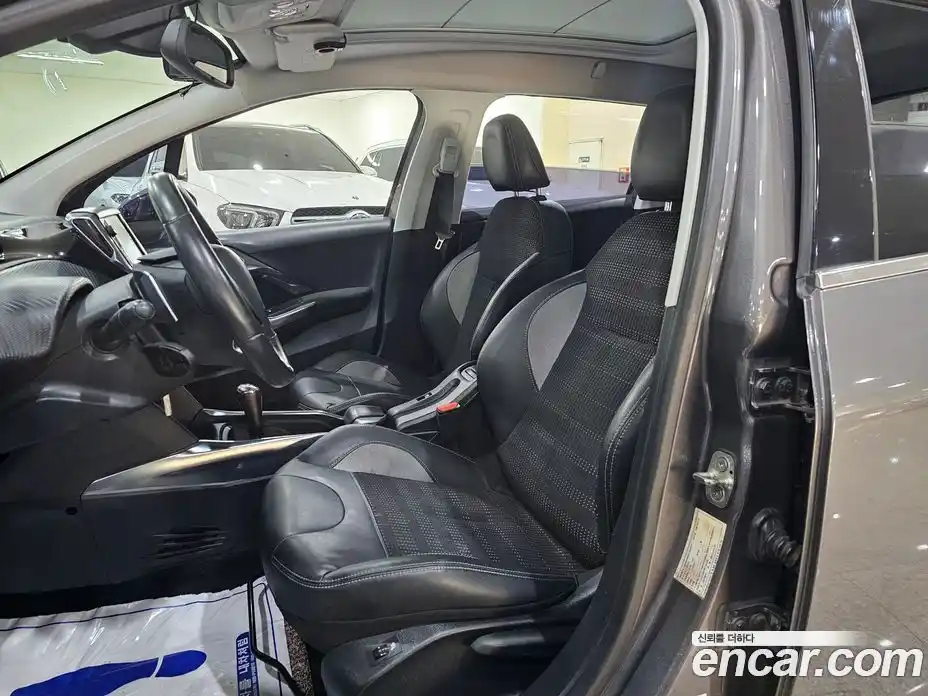 Peugeot 2008 2015 1.6 гидро в Москве № 284583, фото 10