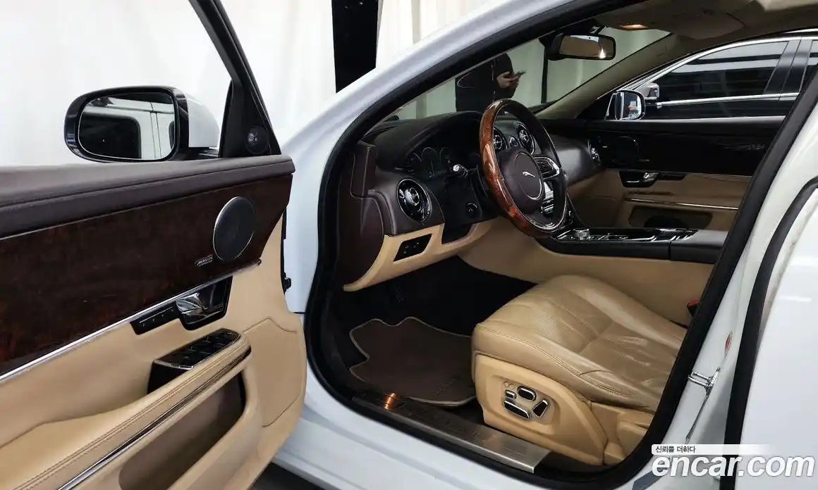 Jaguar XJ 2013 3.0 гидро в Москве № 331536, фото 10