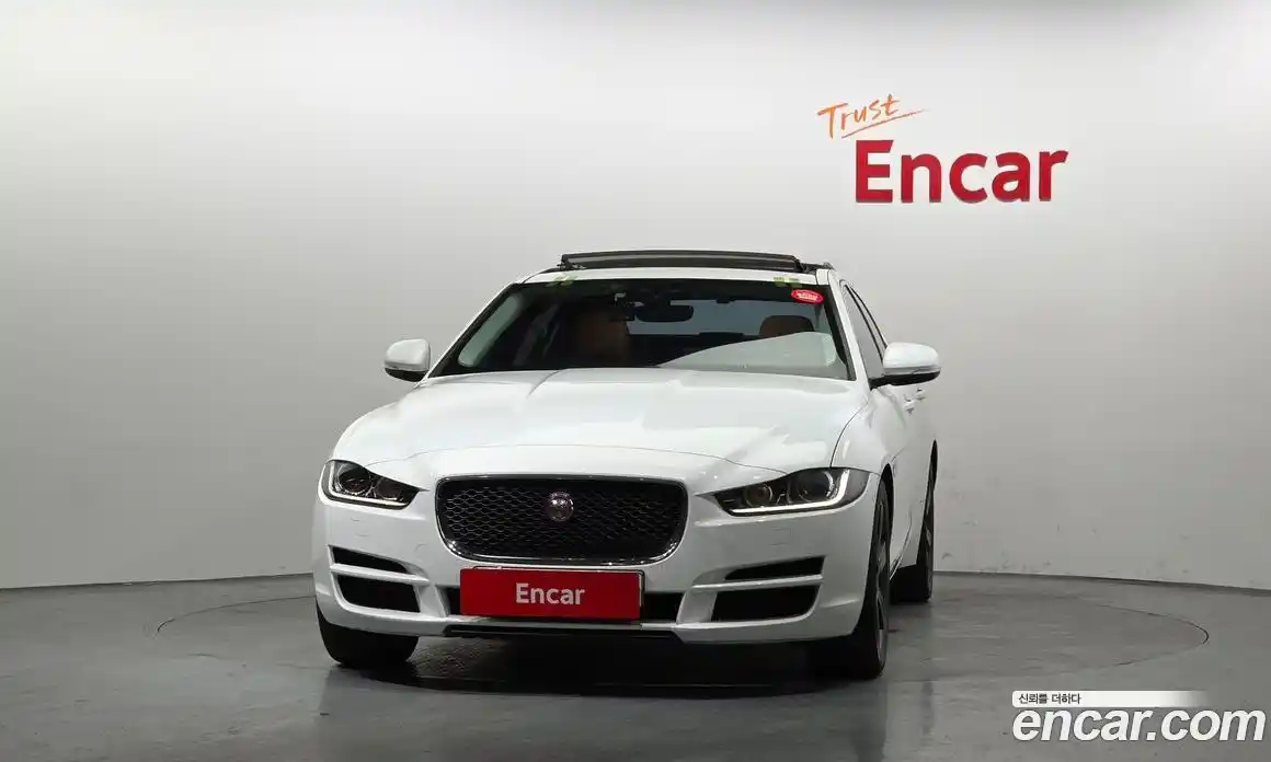 Jaguar XE 2019 2.0 гидро в Москве № 335813, фото 3