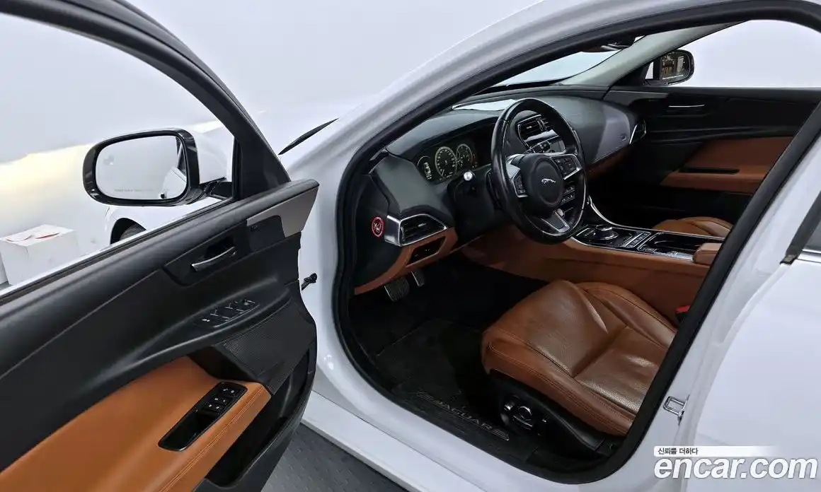 Jaguar XE 2019 2.0 гидро в Москве № 335813, фото 10