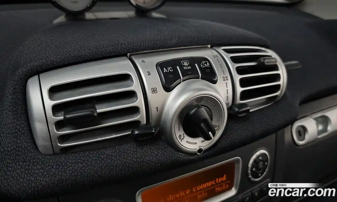 Smart Fortwo 2014 1.0 гидро в Москве № 376042, фото 15