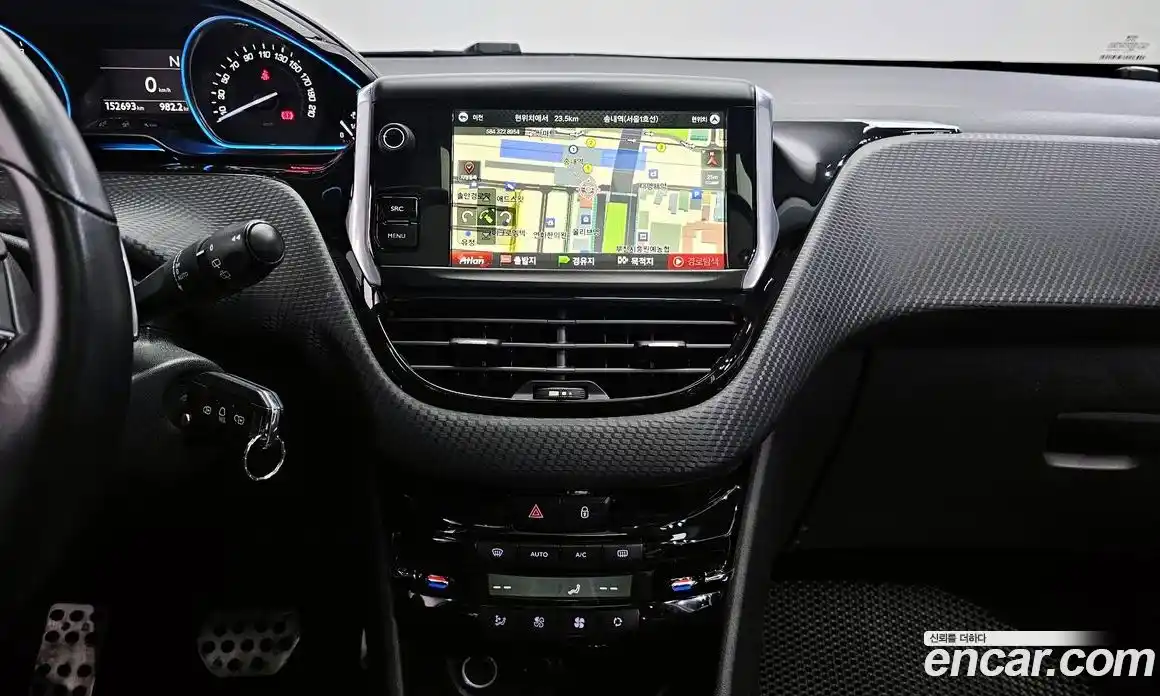 Peugeot 2008 2015 1.6 гидро в Москве № 386850, фото 14