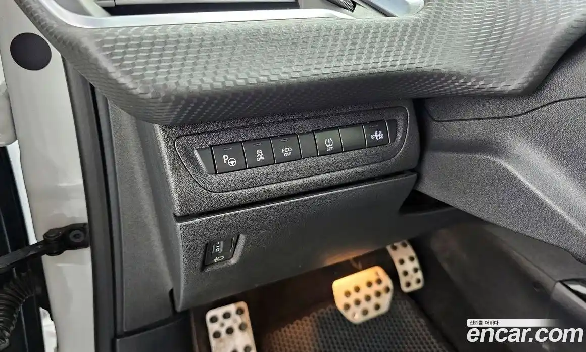 Peugeot 2008 2015 1.6 гидро в Москве № 386850, фото 17