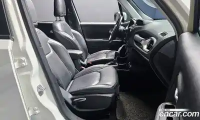 Jeep Renegade 2018 2.4 гидро в Москве № 472690, миниатюра 11
