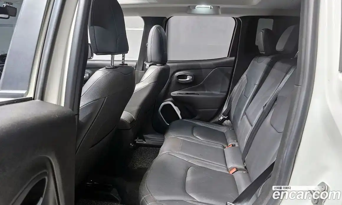 Jeep Renegade 2018 2.4 гидро в Москве № 472690, фото 13