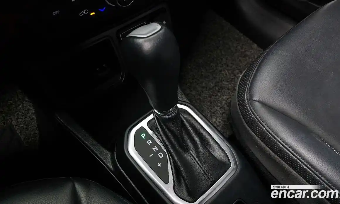 Jeep Renegade 2018 2.4 гидро в Москве № 472690, фото 9