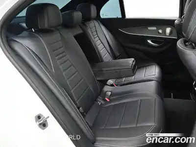 Mercedes-Benz E-Class 2022 2.0 гидро, миниатюра 12