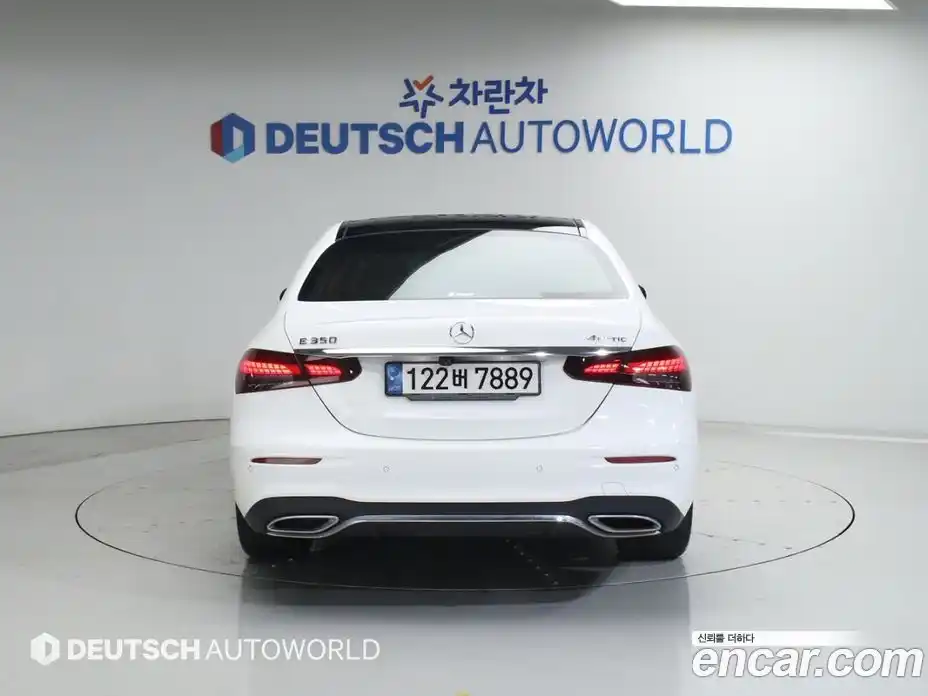 Mercedes-Benz E-Class 2022 2.0 гидро, фото 4
