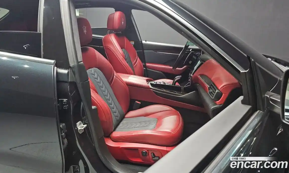 Maserati Levante 2019 3.0 гидро в Москве № 547689, фото 11