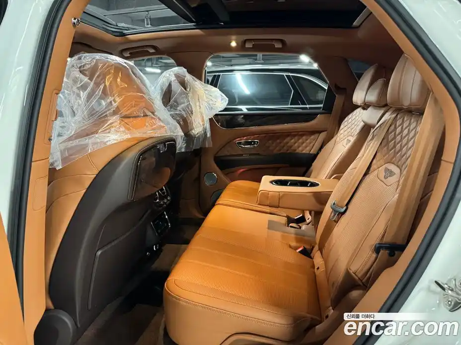 Bentley Bentayga 2021 4.0 гидро в Москве № 548274, фото 13