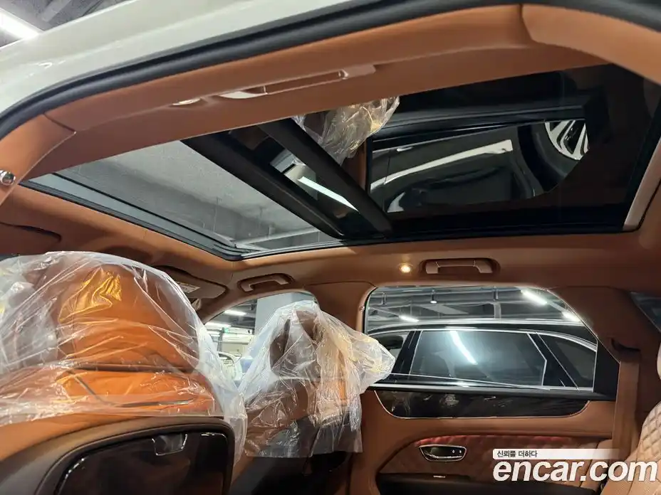 Bentley Bentayga 2021 4.0 гидро в Москве № 548274, фото 15