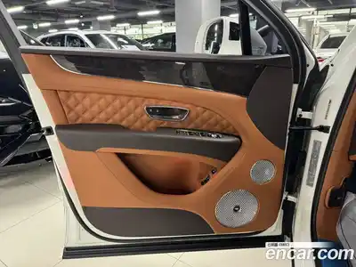 Bentley Bentayga 2021 4.0 гидро в Москве № 548274, миниатюра 7