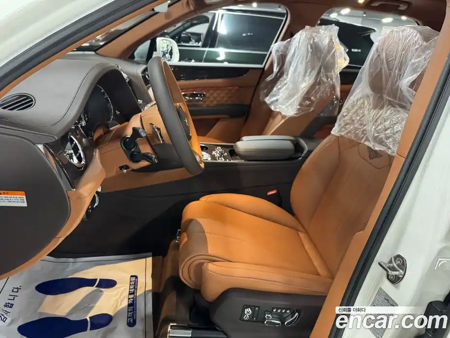 Bentley Bentayga 2021 4.0 гидро в Москве № 548274, фото 8