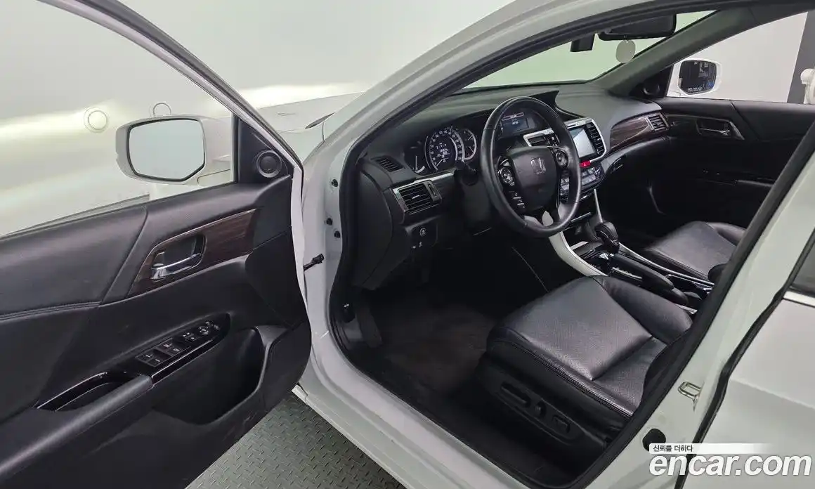Honda Accord 2017 2.4 гидро в Москве № 584612, фото 11