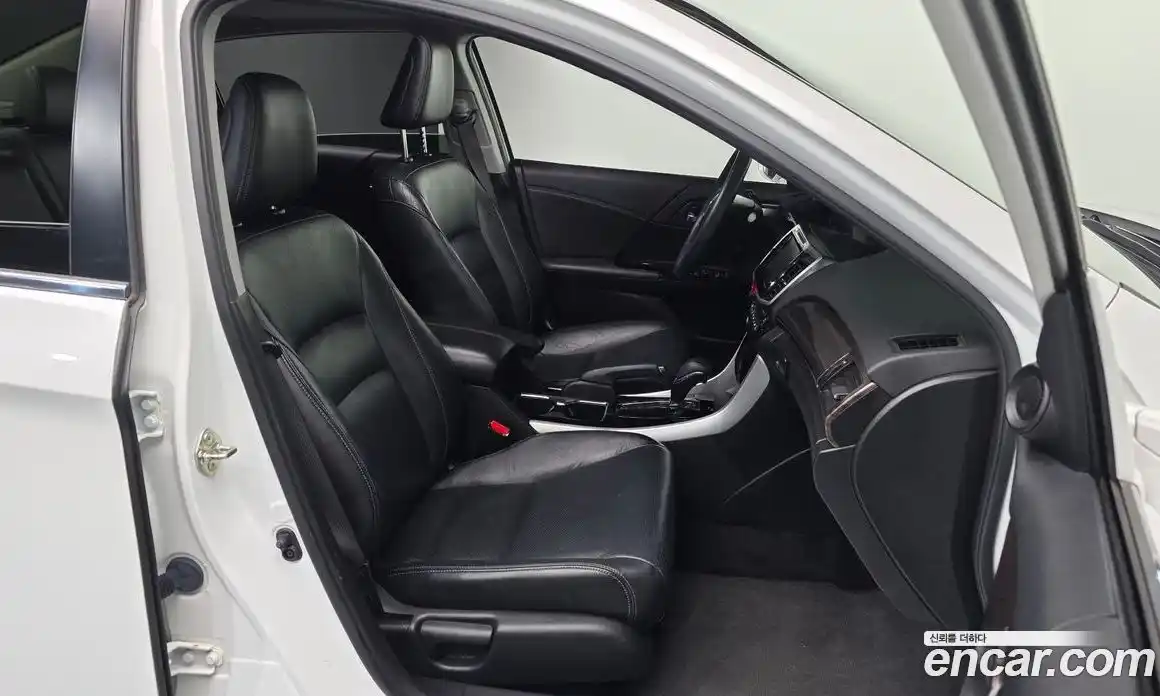Honda Accord 2017 2.4 гидро в Москве № 584612, фото 10
