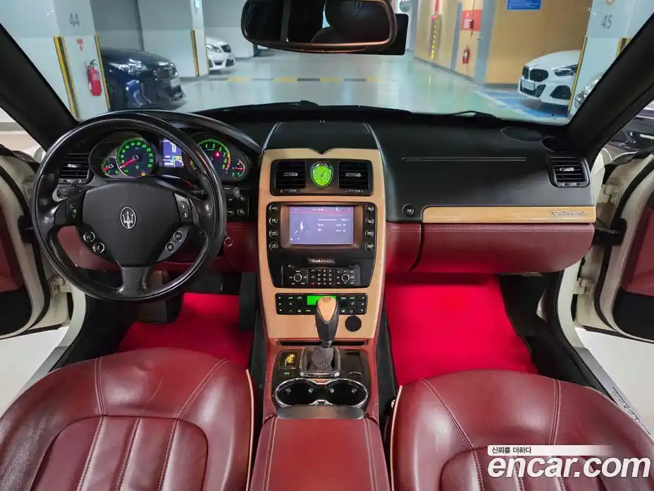 Maserati Quattroporte 2010 4.2 гидро в Москве № 653064, фото 7