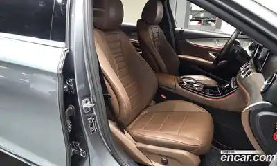 Mercedes-Benz E-Class 2019 2.0 гидро в Москве № 822438, миниатюра 9
