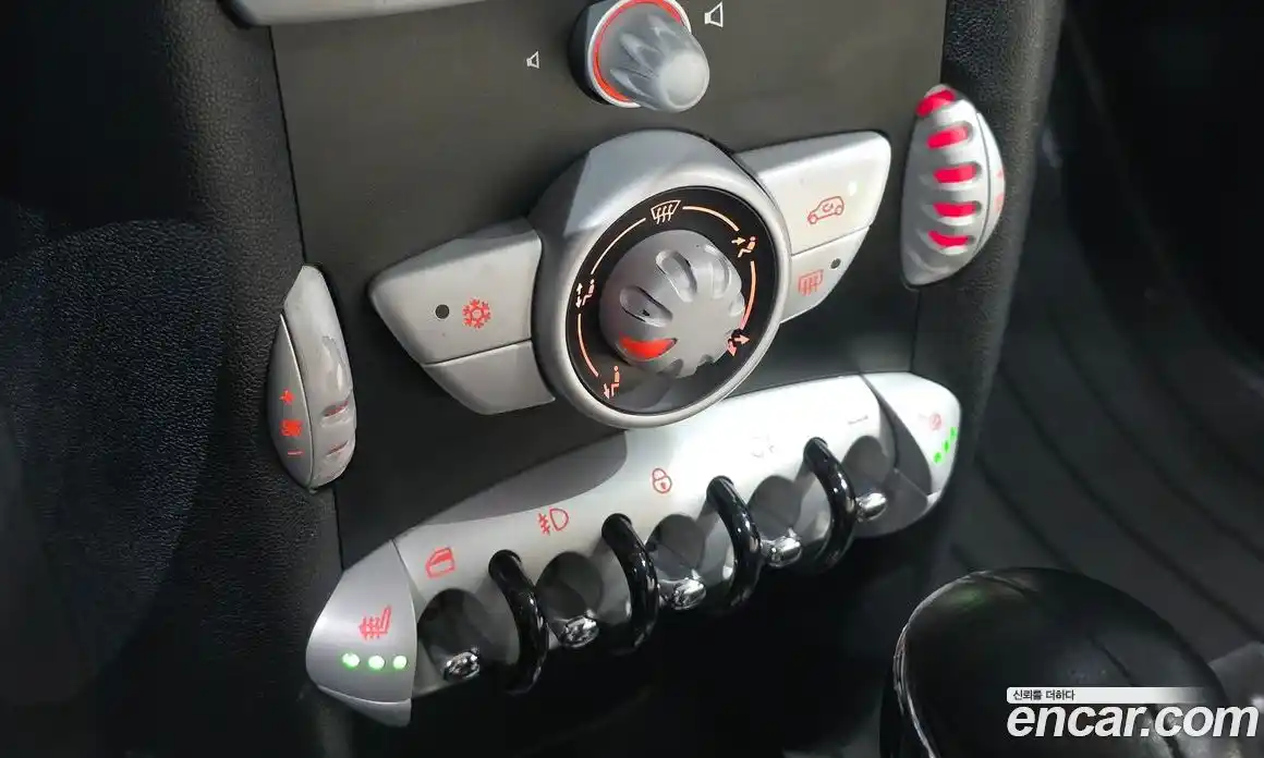 Mini Cooper 2010 1.6 гидро в Москве № 825420, фото 15