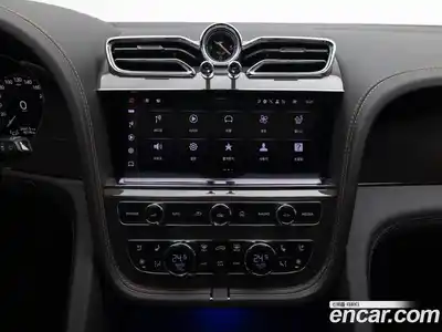 Bentley Bentayga 2025 4.0 гидро в Москве № 864244, миниатюра 11