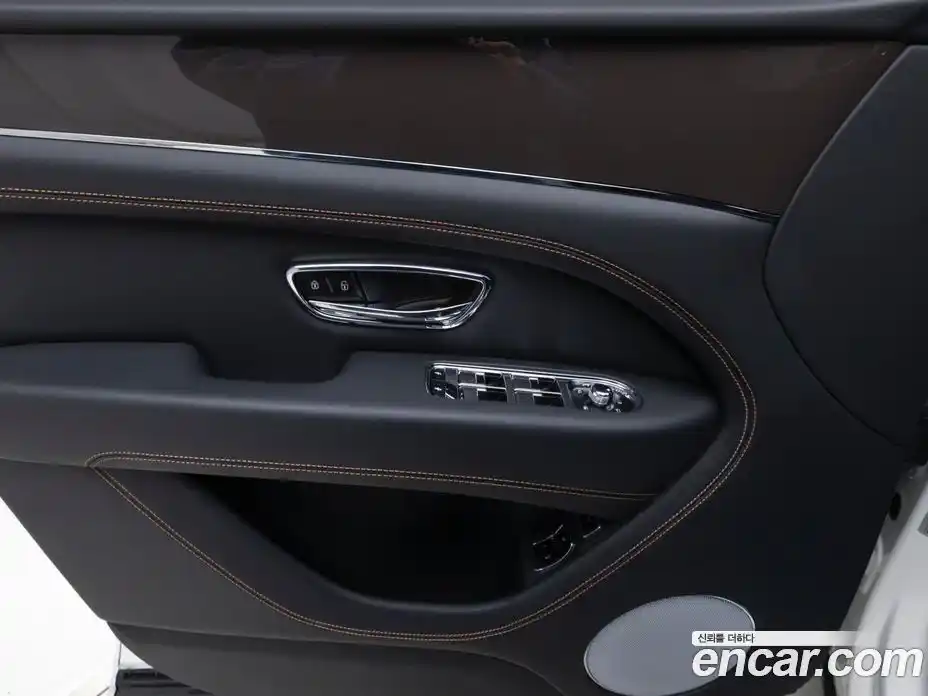 Bentley Bentayga 2025 4.0 гидро в Москве № 864244, фото 13