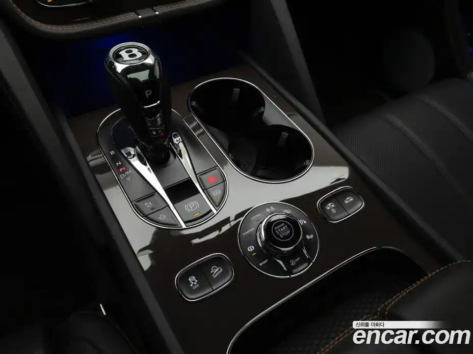 Bentley Bentayga 2025 4.0 гидро в Москве № 864244, фото 15