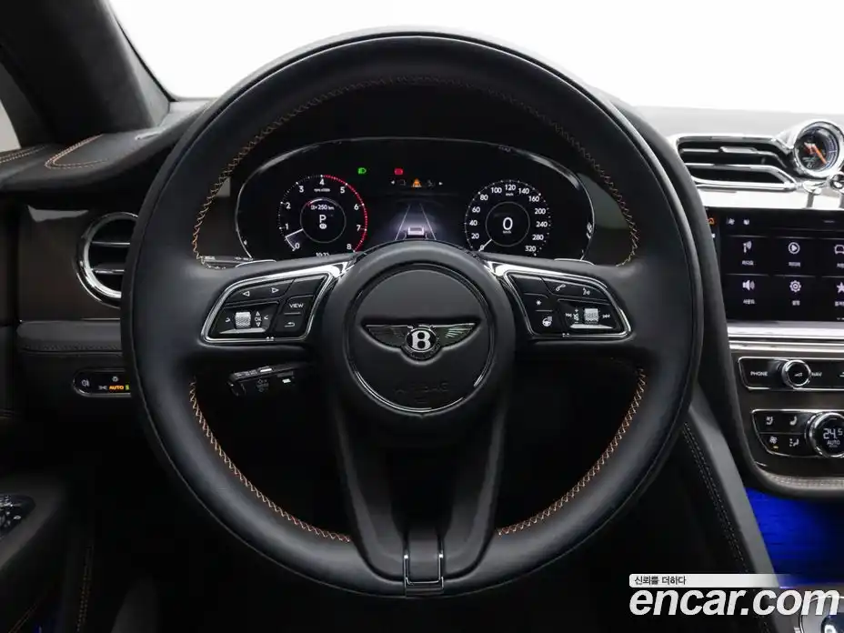 Bentley Bentayga 2025 4.0 гидро в Москве № 864244, фото 19