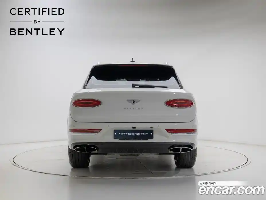 Bentley Bentayga 2025 4.0 гидро в Москве № 864244, фото 3